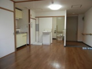 サービス付高齢者向け賃貸住宅パレ・ロワイヤル