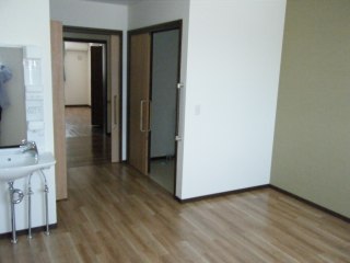 ピースフル・ウッズ東前