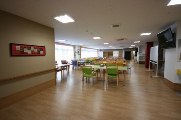 家族の家ひまわり小山