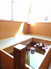 サービス付き高齢者向け住宅花の丘