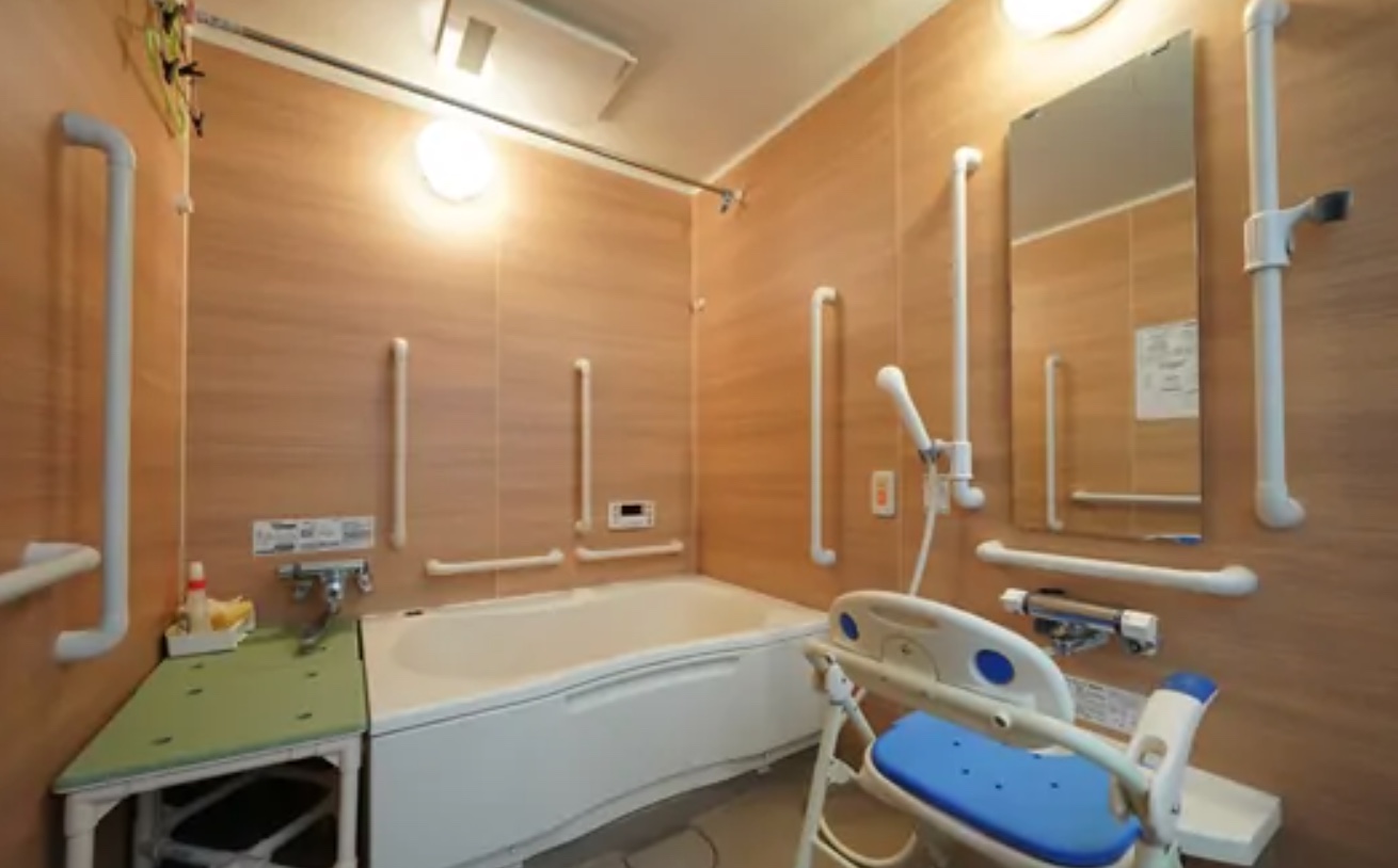 グランドライフ十三