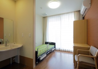 サービス付高齢者住宅敬愛の森