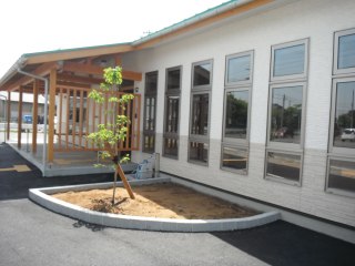 レリエフ三郎丸新館