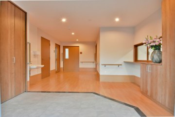 サービス付き高齢者向け住宅アザレアン