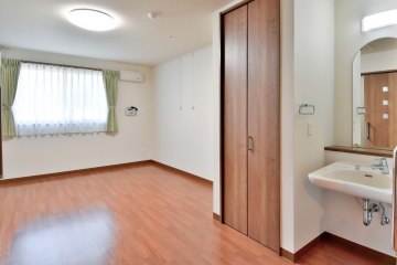 サービス付き高齢者向け住宅アザレアン