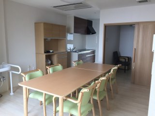 サービス付き高齢者向け住宅すずかぜ