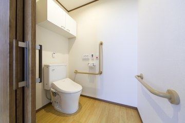 エイジフリーハウス岡崎六名