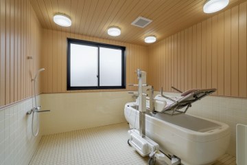 ナーシングホームしらゆりケアkomorebi