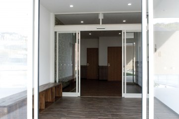 アンジェスおごと