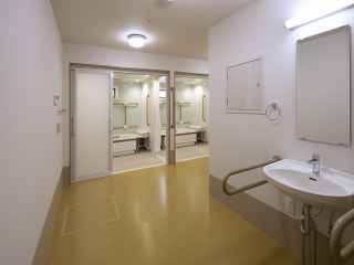 レストコート緑橋