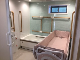 ハッピーシップ岸部