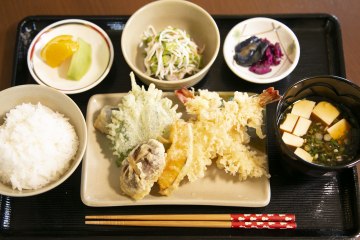 だんらん空間いろりの家