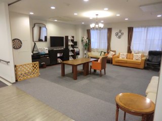 シュールメゾンポプラ三和町