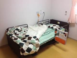 はぴりあ一津屋