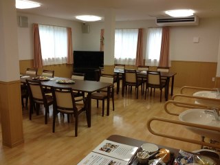 はぴりあ一津屋