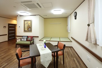 エイジフリーハウス吹田江坂町