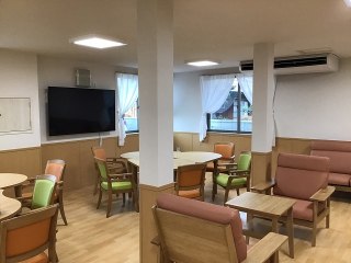 ひなたぼっこ伊丹森本