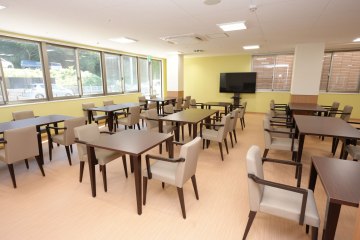 すずらん台翔裕館