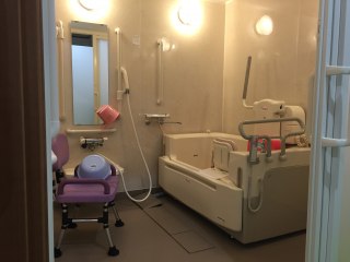 サービス付き高齢者向け住宅こもれび