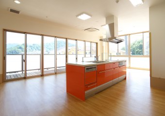 サービス付き高齢者向け住宅サンライズ新倉