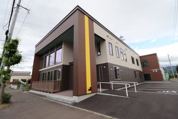 サービス付き高齢者向け住宅三恒